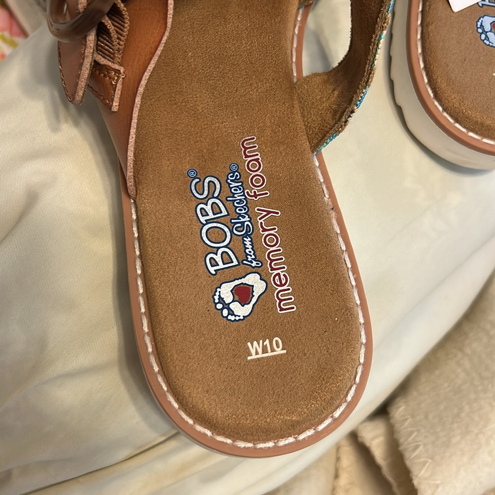 New with tags Bobs size w10 sandals - Picture 2 of 5